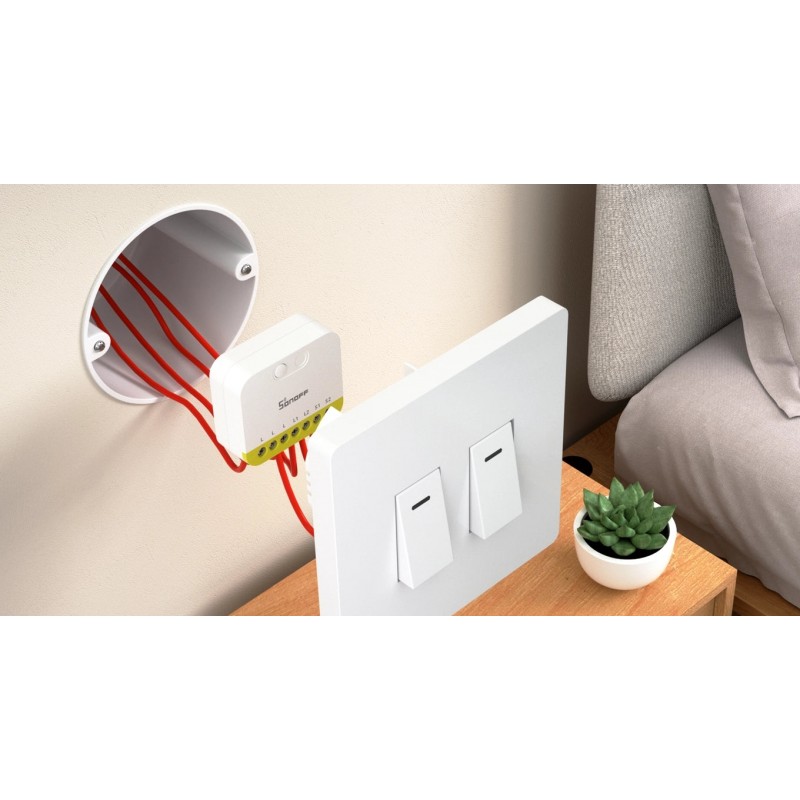 SONOFF MINI-ZB2GS-L – inteligentny przełącznik Zigbee bez N, biały, w nowoczesnym wnętrzu. Sterowanie głosowe i aplikacją.