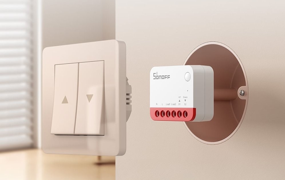 Sonoff MINI-ZBRBS - przekaźnik ZigBee SONOFF MINI-ZBRBS – inteligentny przekaźnik ZigBee. Biały przekaźnik w gniazdku, gotowy do podłączenia.