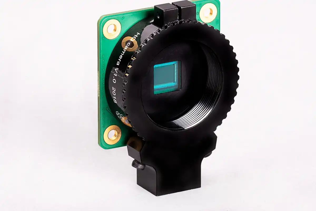 Kamera Raspberry Pi High Quality HQ Sony IMX477 12,3MP z czarnym obiektywem i zieloną płytą PCB