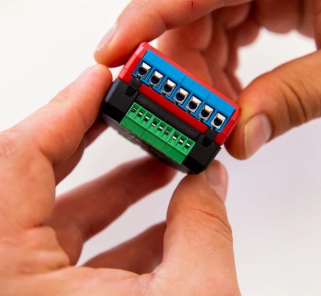 Shelly Plus Add-on Shelly Plus Add-on - mały moduł elektroniczny do sterowania przekaźnikami, 250V / 5A
