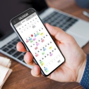 Shelly Pro 3 - inteligentny sterownik smart home wraz z aplikacją do zarządzania czasem