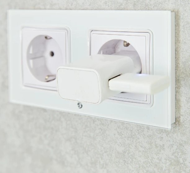 Zabezpieczający kryt dla gniazd elektrycznych Shelly BLU Gateway - bezpieczeństwo dzieci