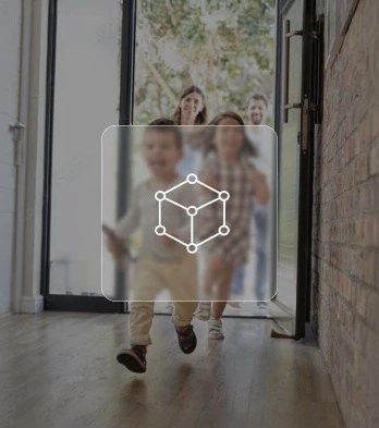 Shelly Plug S MTR Gen3 - opakowanie produktu z grafiką edukacyjną