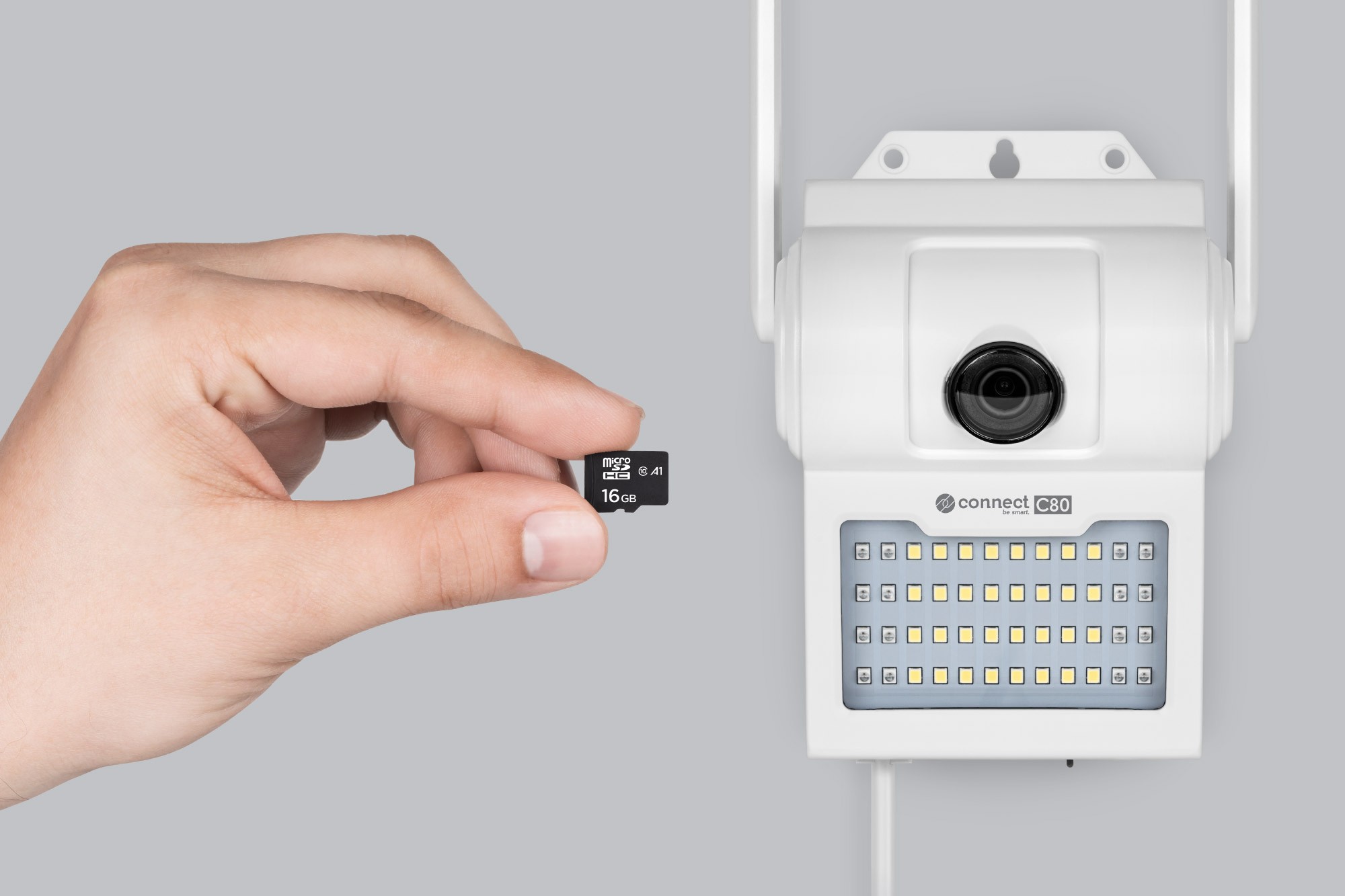 Kamera Connect C80 z kartą microSD Kamera Wi-Fi Connect C80 Tuya - umieszczanie kart pamięci microSD