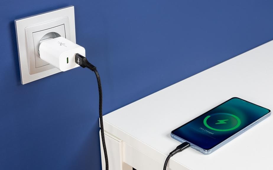 Ampere USB Typ C 1,5 m ładowarka Kabel Ampere USB Typ C 1.5m czarny - szybkie ładowanie i przesył danych