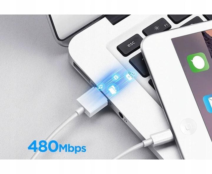 Kabel USB Typ C 1,5m biały - podłączony do laptopa i telefonu