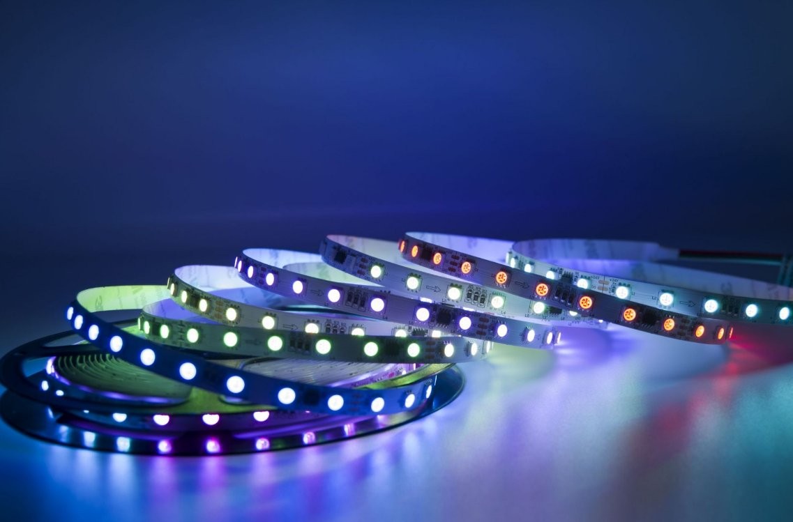 Taśma LED cyfrowa RGB 60D/m WS2811 12V 5m - spiralna konfiguracja diod SMD 5050 w kolorach RGB