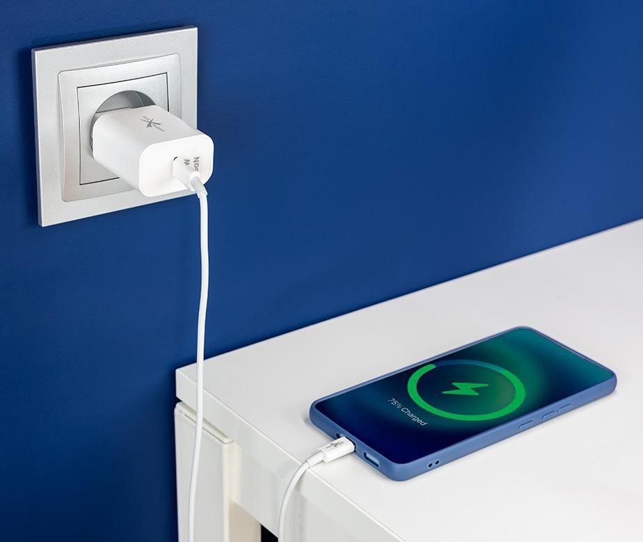 Ładowarka GaN 65W + Kabel USB-C 100W Zestaw ładowarki GaN USB-C PD/PPS 65W oraz kabelu USB-C 100W 1,5m w kolorze czarnym