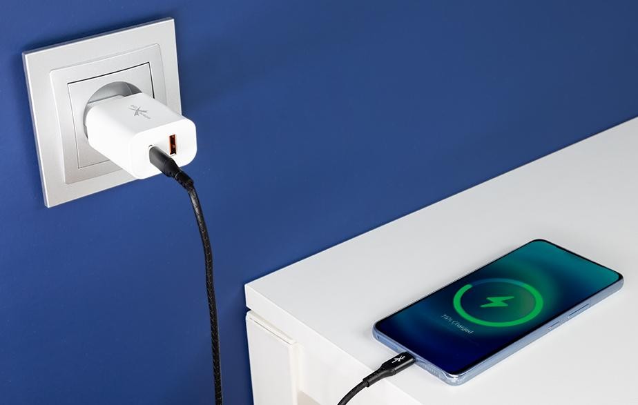 Kabel USB typ-C czarny 150 cm Czarny kabel USB typ-C do szybkiego ładowania i przesyłu danych - 100 W, 1.5 m
